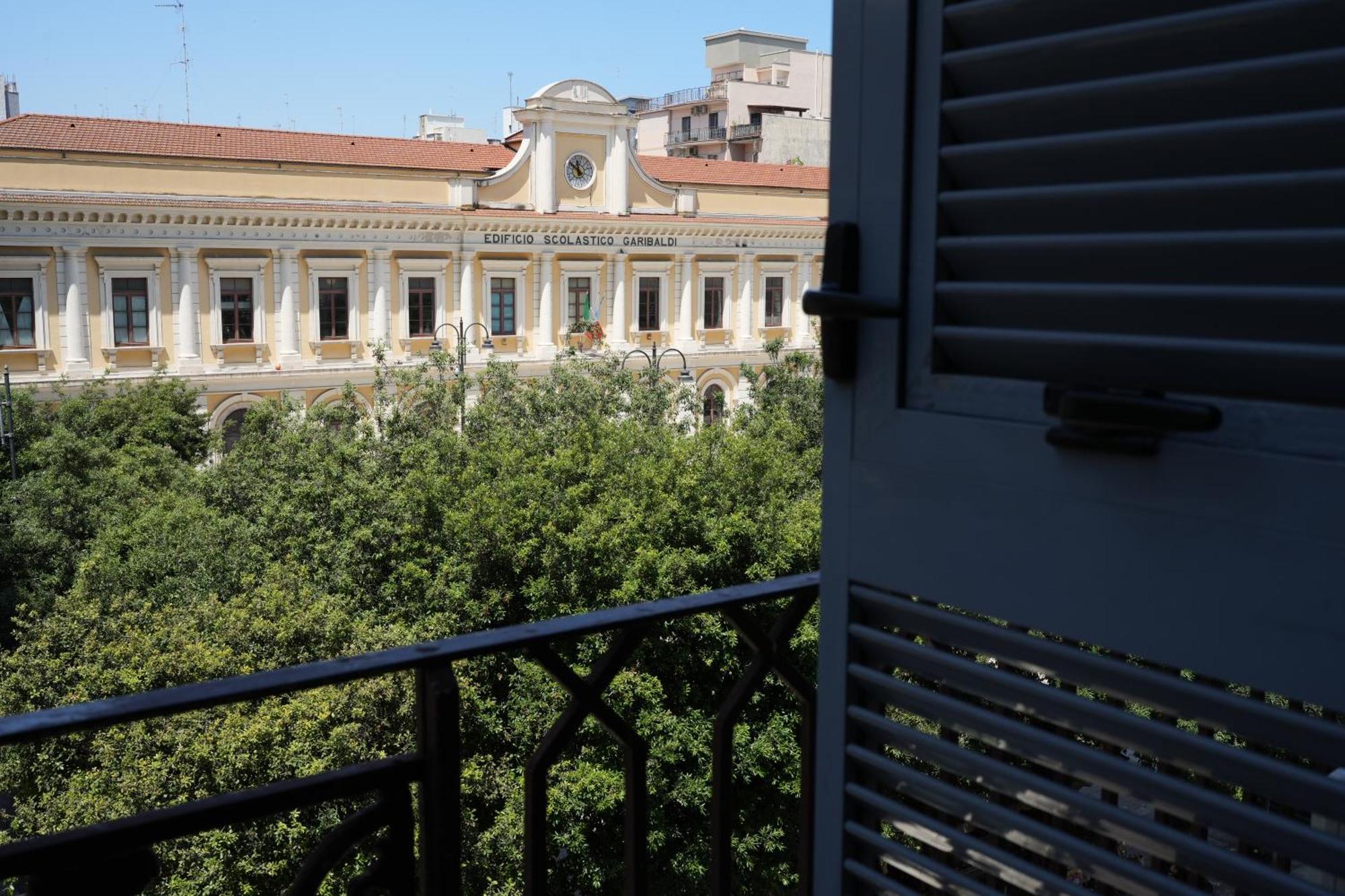 Palazzo Manzoni Apartments 巴里 外观 照片